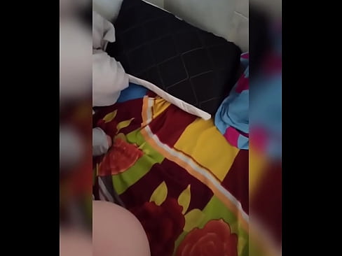 ❤️ Mening xonadoshim uyda yolg'iz qoladi, chunki eri ta'tilga ketadi va men uni sikish va eshagini sut bilan to'ldirish imkoniyatidan foydalanaman ❤❌ Anal video uz.mumsp.ru ﹏